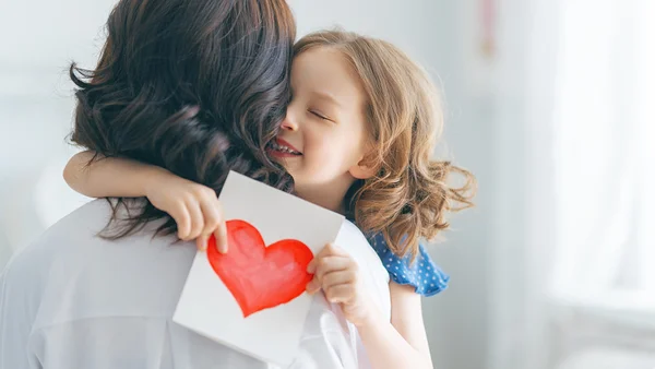 Chiêm bao thấy mẹ yêu nên chọn con số may mắn nào cho bản thân?