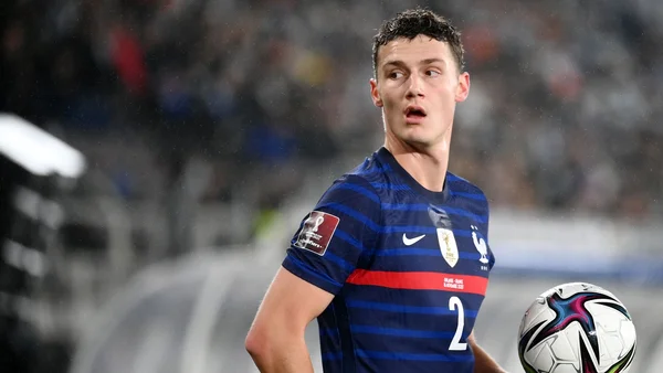 Pavard là sự lựa chọn số một trên hàng thủ của tuyển Pháp tại WC 2022
