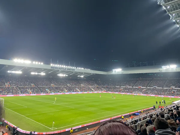 St James’ Park được chọn làm sân thi đấu chính thức của Newcastle