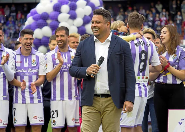 Chủ tịch Ronaldo béo liệu có vực dậy được con quỷ dữ đang ngủ yên