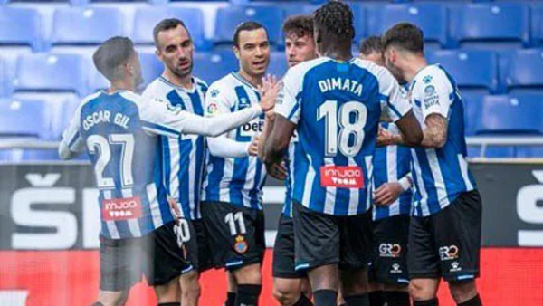 Các cầu thủ Espanyol luôn cố gắng thể hiện bản thânCác cầu thủ Espanyol luôn cố gắng thể hiện bản thân