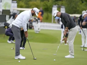 Người chơi golf chuyên nghiệp nên lựa chọn bóng có nhiều lớp