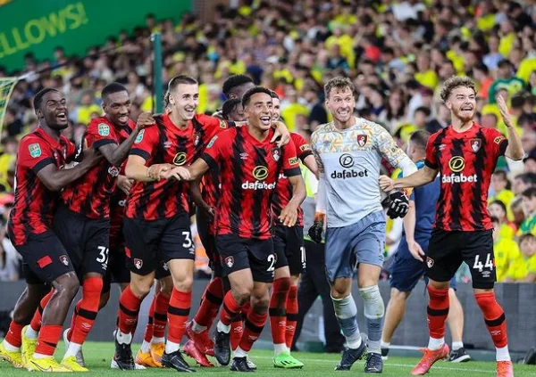Bournemouth lần đầu tham gia Ngoại Hạng Anh ở mùa giải 2014/15