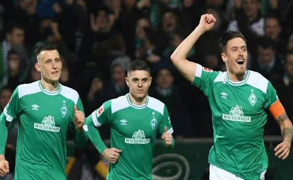 Áo thi đấu trên sân nhà của Werder Bremen