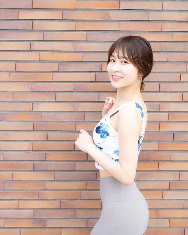 Yumi Gonda với ngoại hình xinh đẹp