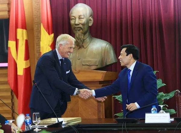 Greg Norman là một nhân vật đem môn thể thao golf tại Việt Nam đi lên một tầm cao mới