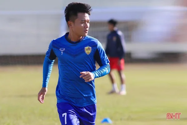 Đinh Thanh Trung là đội trưởng của CLB Hồng Lĩnh Hà Tĩnh hiện tại