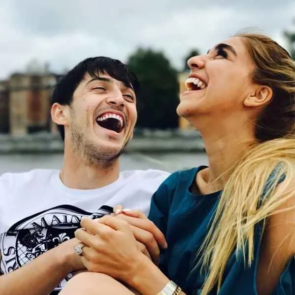 Anahita Karimi có những phút giây thật sảng khoái cùng người chồng của mình