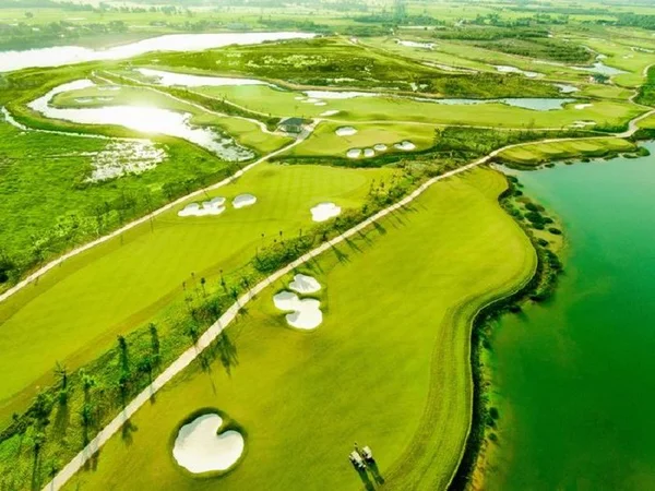 Toàn cảnh một sân golf tiêu chuẩn