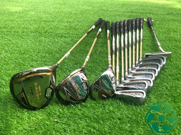 Hình ảnh một bộ gậy golf tiêu chuẩn