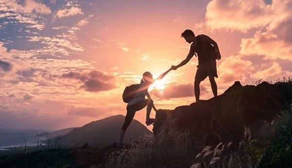 Người nằm mơ thấy số 33 có thể đang được quý nhân phù trợ