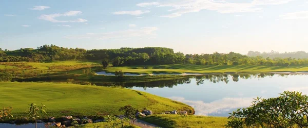 Sân golf với thiết kế hài hoà làm tăng trải nghiệm của người chơi