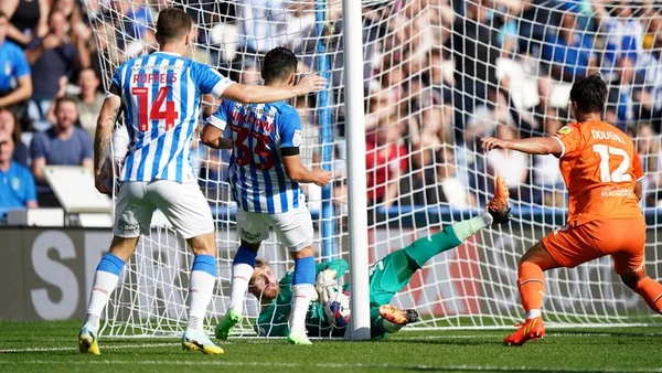 Soi kèo trận Blackpool vs Huddersfield tại vòng 28 League Championship 2022/2023