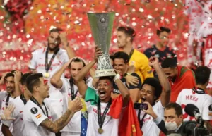 Sevilla là nhà vô địch Europa League mùa 2005-2006