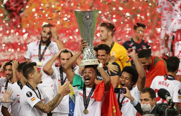 Sevilla là nhà vô địch Europa League mùa 2005-2006
