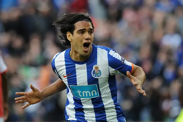 Radamel Falcao Garcia là cầu thủ có 12 bàn thắng tại Europa League mùa 2011-2012