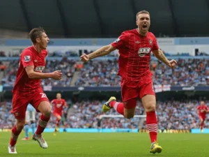 Hạng nhất Anh mùa 2011-2012 có Vua phá lưới là Southampton - Rickie Lambert