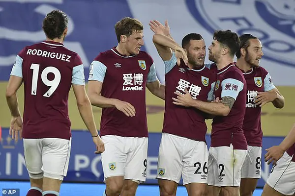 Burnley với 93 điểm về vị trí đầu bảng mùa giải này