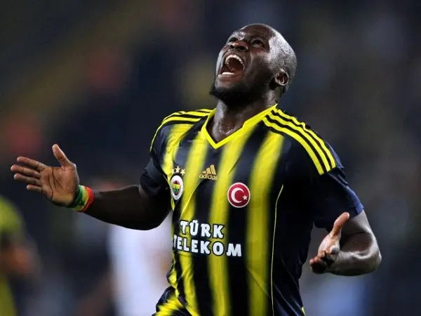 Mùa giải 2010-2011 có Moussa Sow là Vua phá lưới