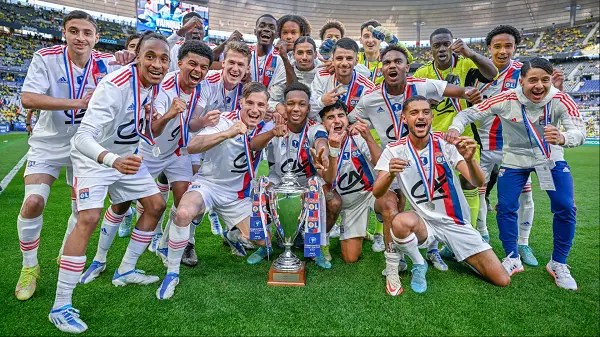 Lyonnais lần thứ 7 giành vô địch Ligue 1 mùa 2007-2008