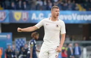 Edin Dzeko ghi được 29 bàn/ 38 trận tại Serie A mùa 2016-2017